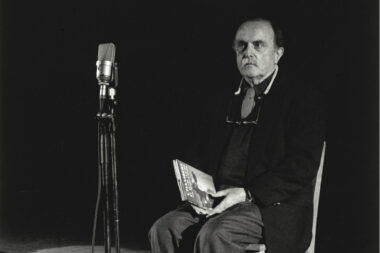 Photo Credit: Alvin Lucier: I am sitting in a room, singuhr – hoergalerie in parochial 1999, Foto: Michael Schroedter